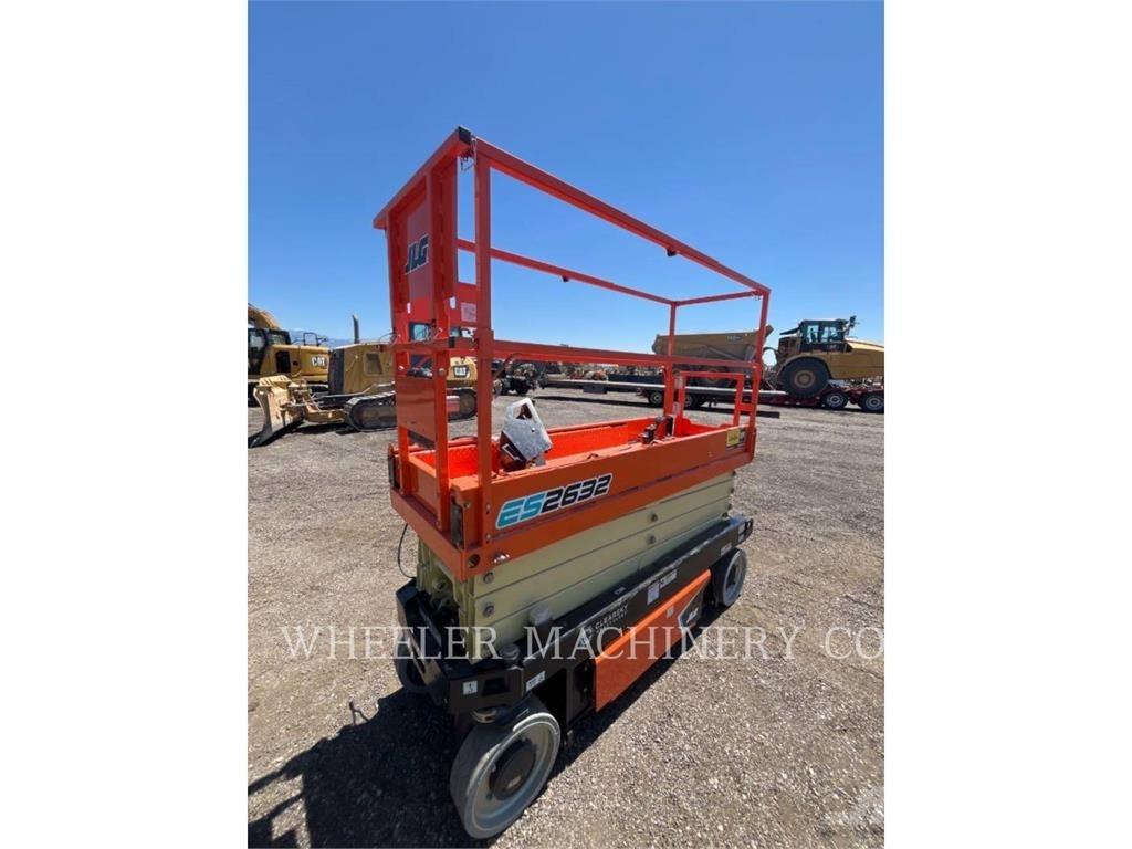 JLG ES2632 Saksilavat