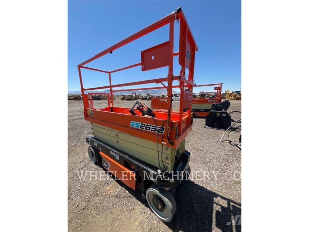 JLG ES2632 Saksilavat
