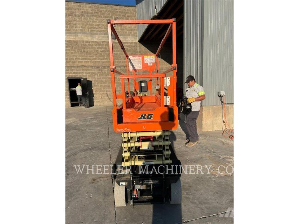 JLG ES2632 Saksilavat