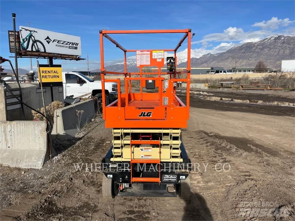JLG ES2646 Saksilavat