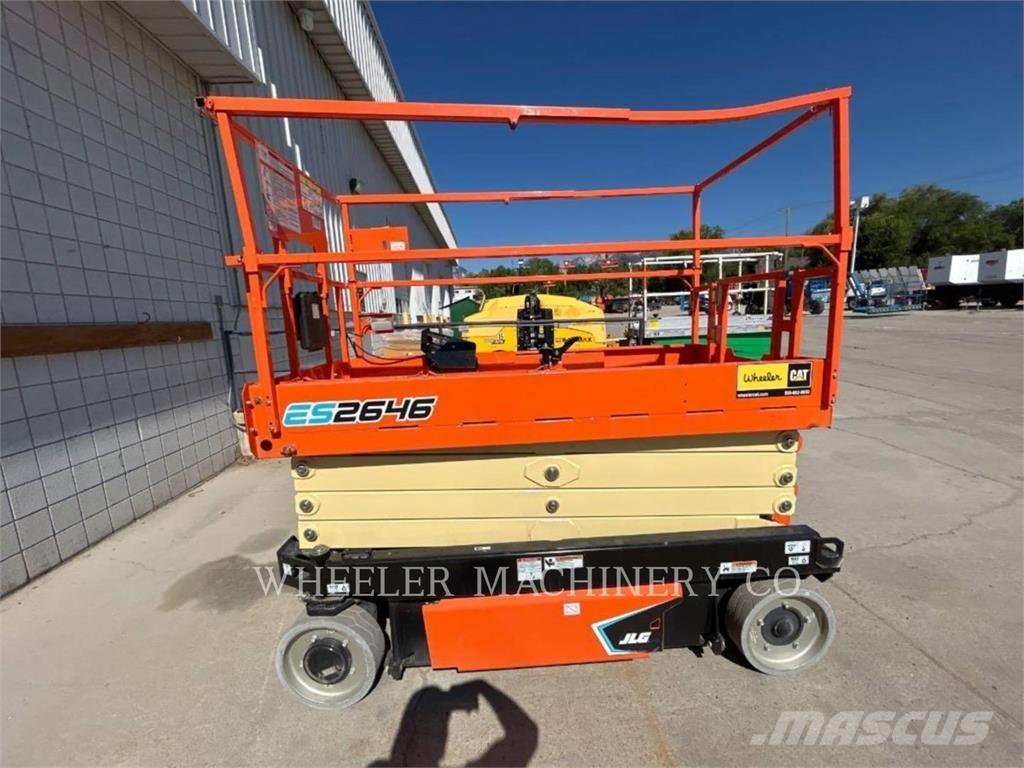 JLG ES2646 Saksilavat
