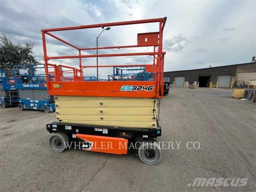 JLG ES3246 Saksilavat