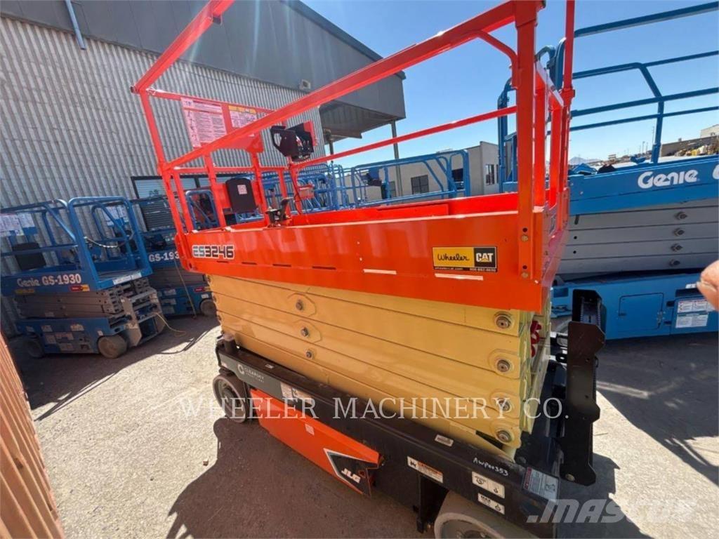 JLG ES3246 Saksilavat