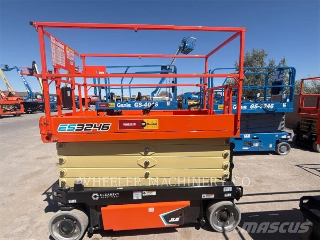 JLG ES3246 Saksilavat
