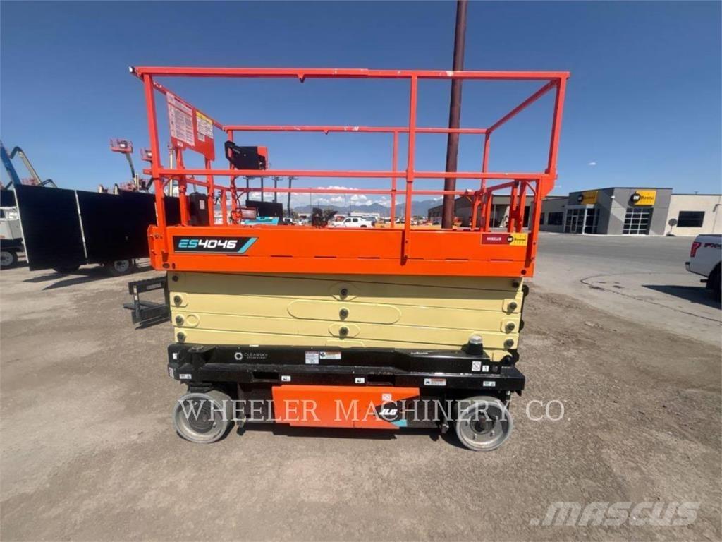 JLG ES4046 Saksilavat