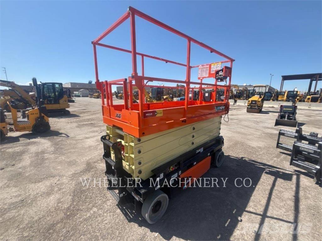JLG ES4046 Saksilavat