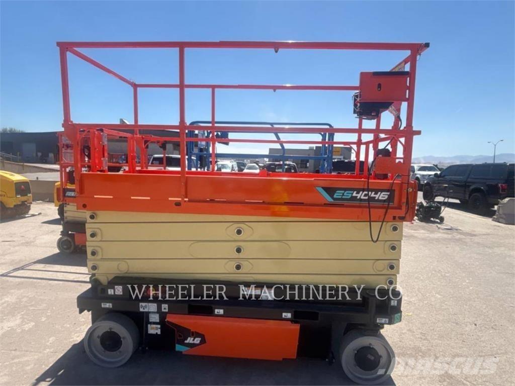 JLG ES4046 Saksilavat
