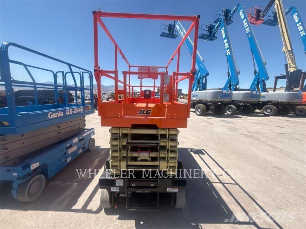 JLG ES4046 Saksilavat