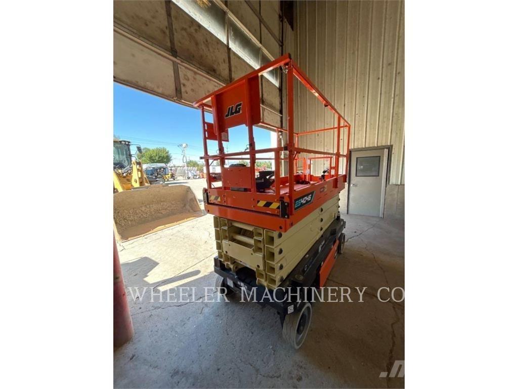 JLG ES4046 Saksilavat