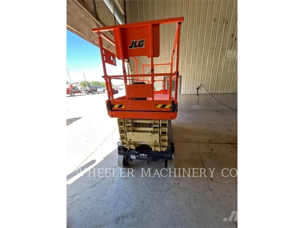 JLG ES4046 Saksilavat