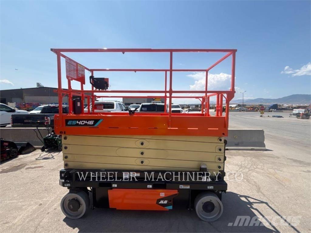 JLG ES4046 Saksilavat