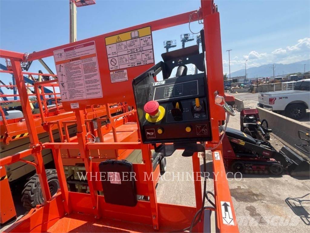JLG ES4046 Saksilavat