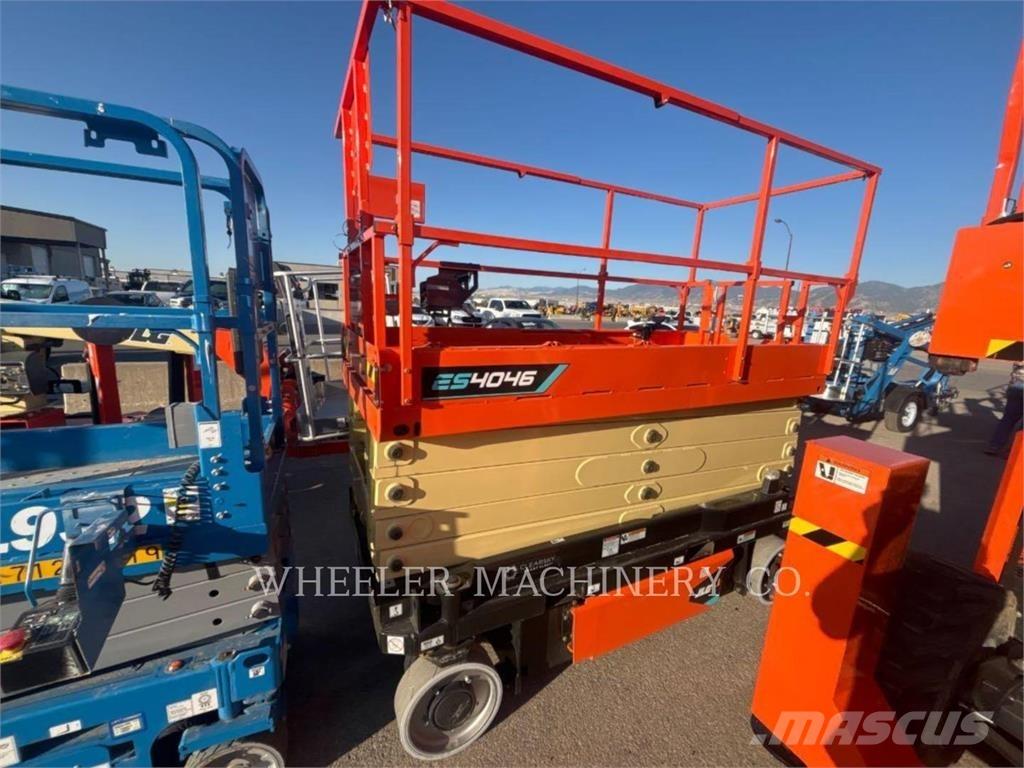 JLG ES4046 Saksilavat