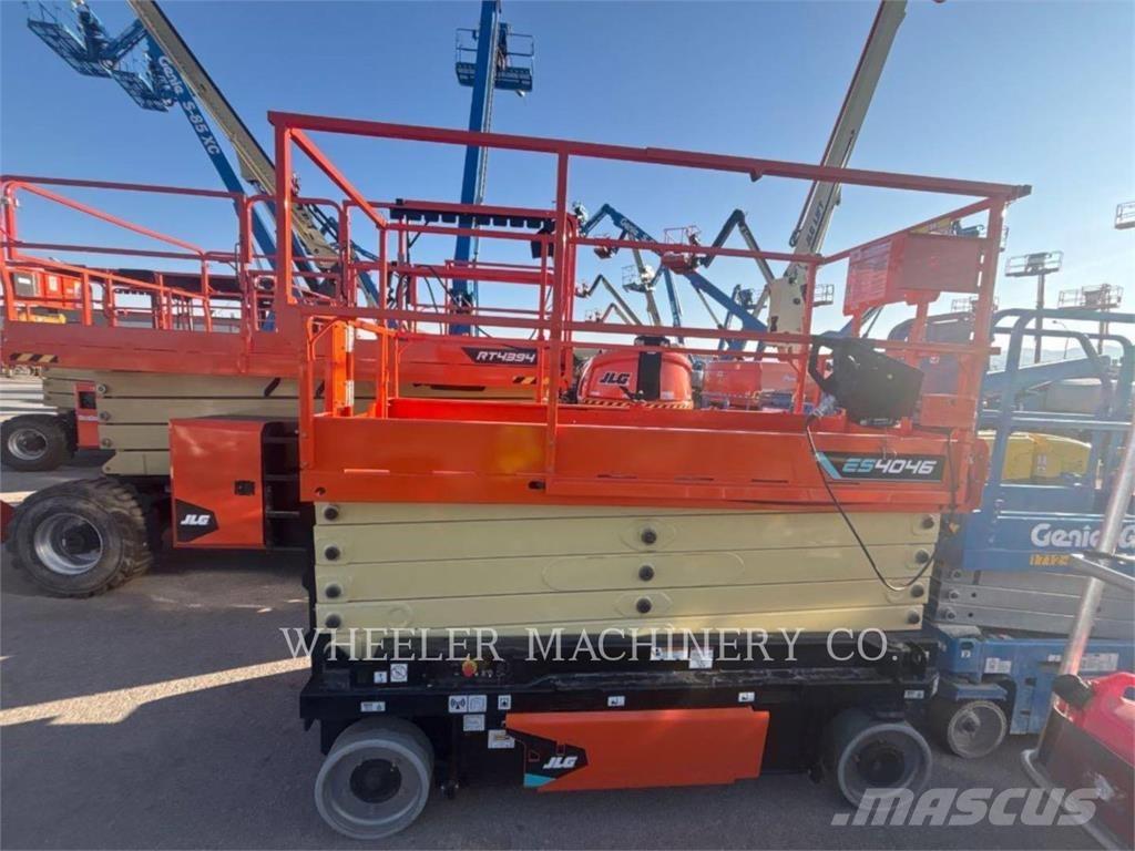 JLG ES4046 Saksilavat
