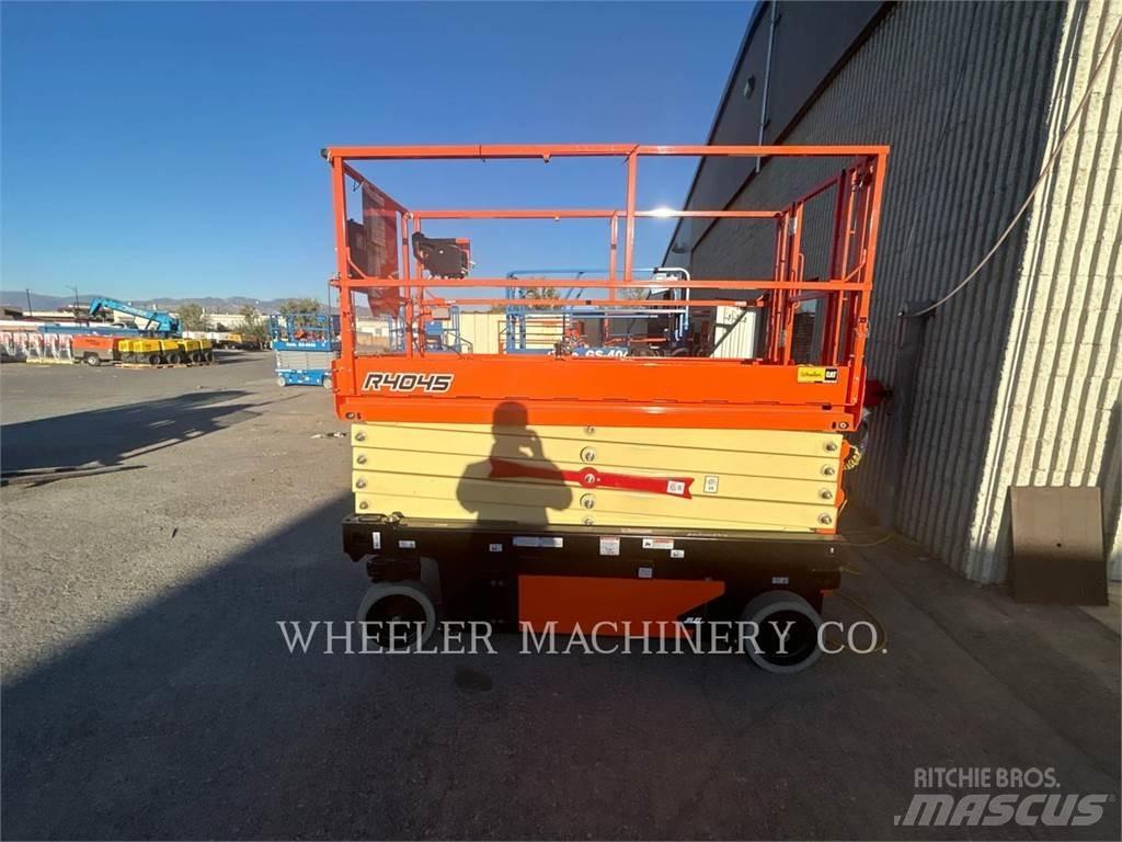 JLG R4045 Saksilavat