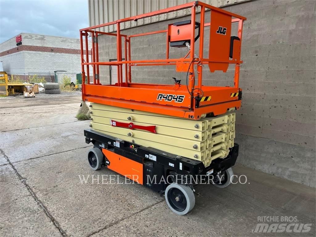 JLG R4045 Saksilavat