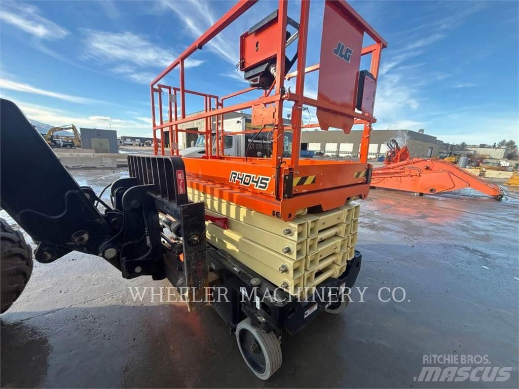JLG R4045 Saksilavat