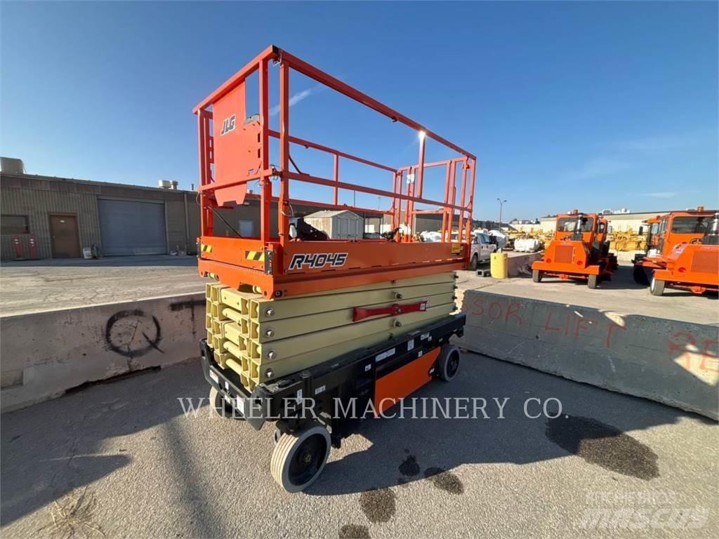 JLG R4045 Saksilavat