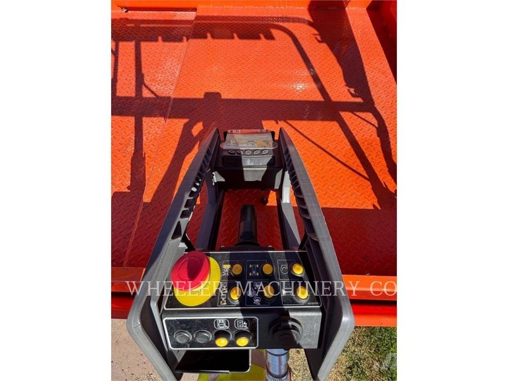JLG RT3369 Saksilavat