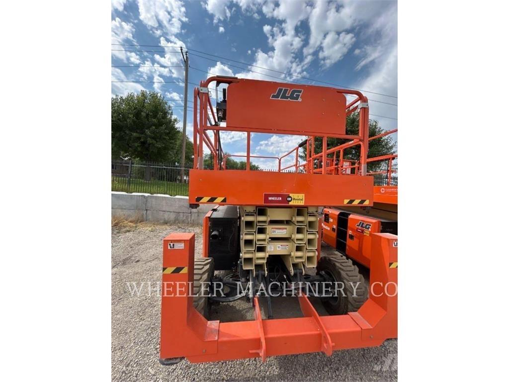 JLG RT4394 Saksilavat
