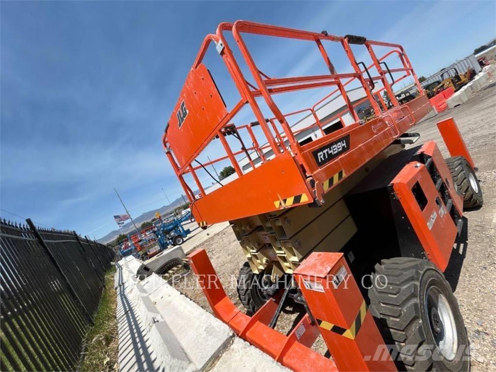 JLG RT4394 Saksilavat