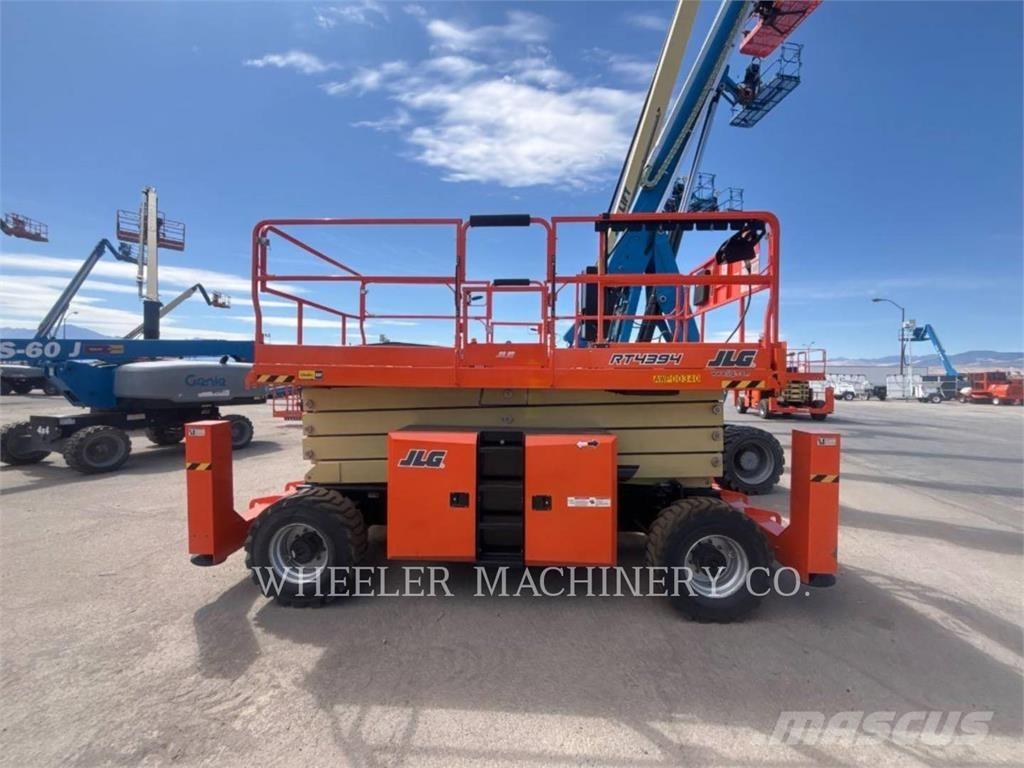 JLG RT4394 Saksilavat