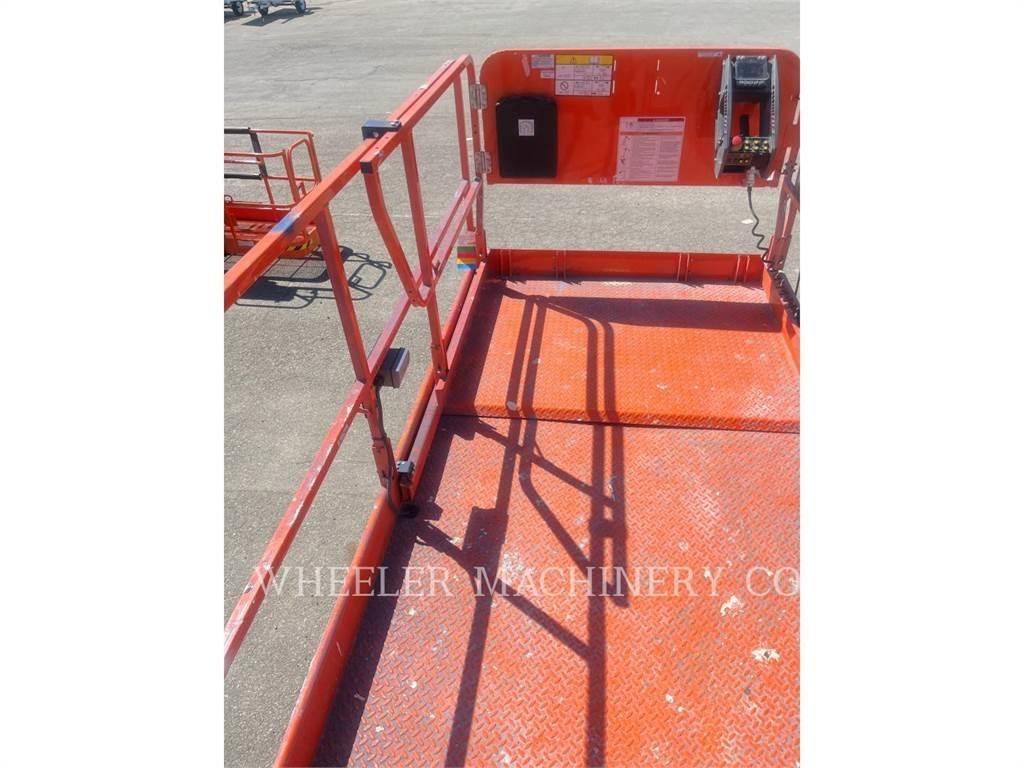 JLG RT4769 Saksilavat