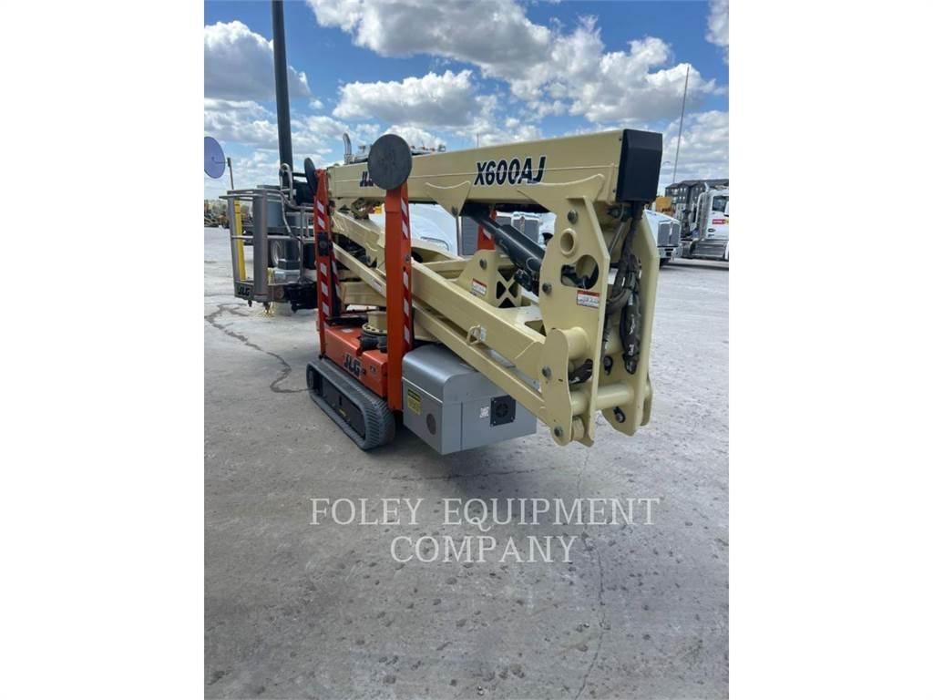 JLG X600AJ Kuukulkijat