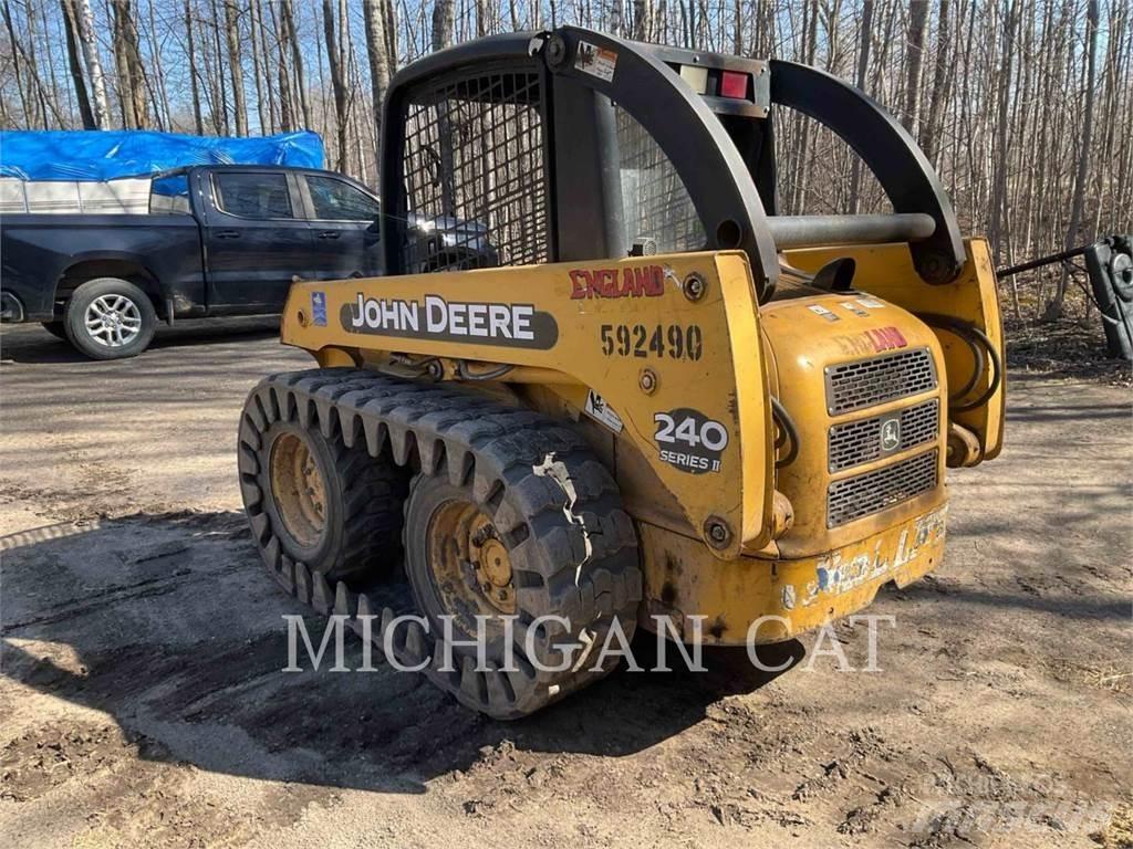 John Deere 240 Liukuohjatut kuormaajat