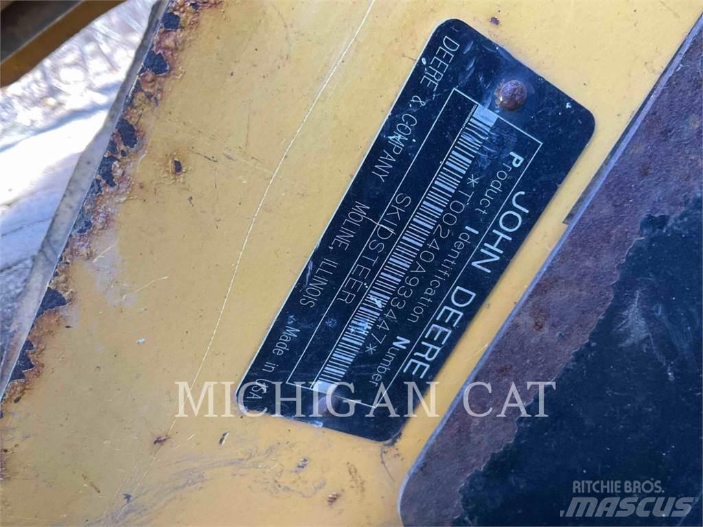 John Deere 240 Liukuohjatut kuormaajat