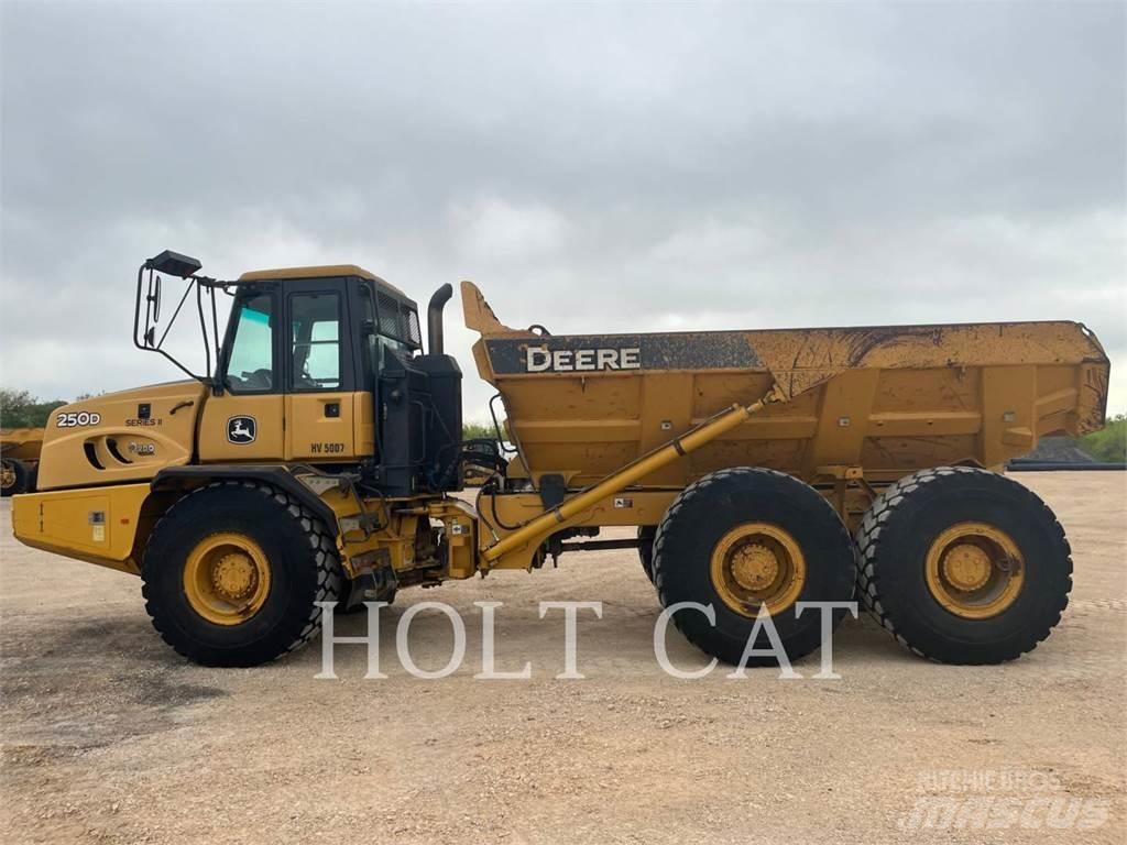 John Deere 250D Dumpperit