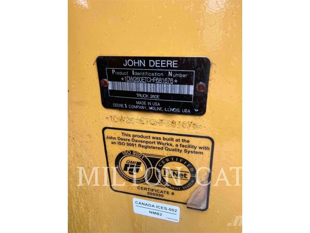 John Deere 260E Dumpperit