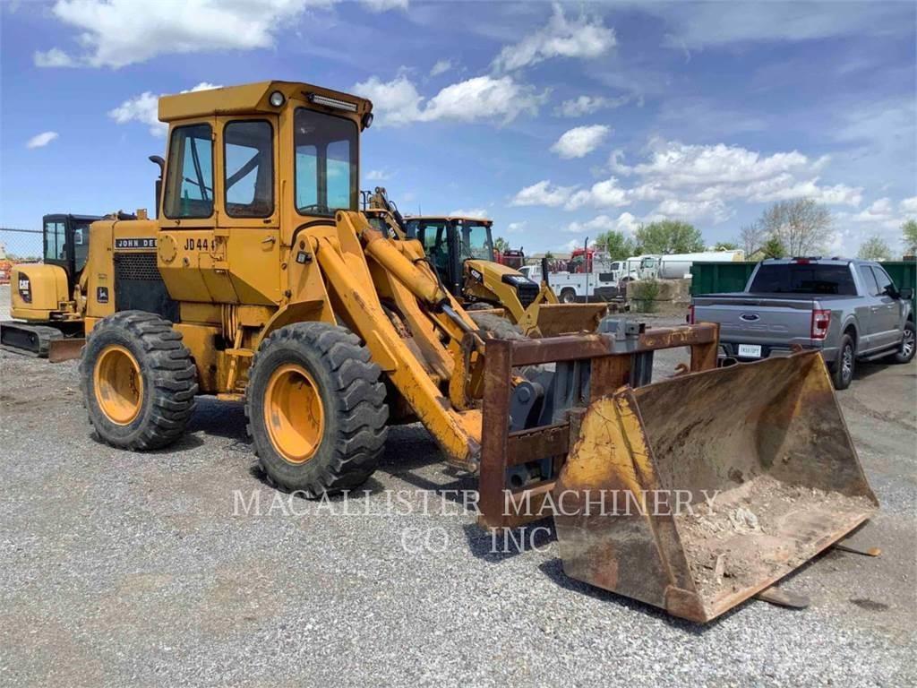 John Deere 444 Pyöräkuormaajat