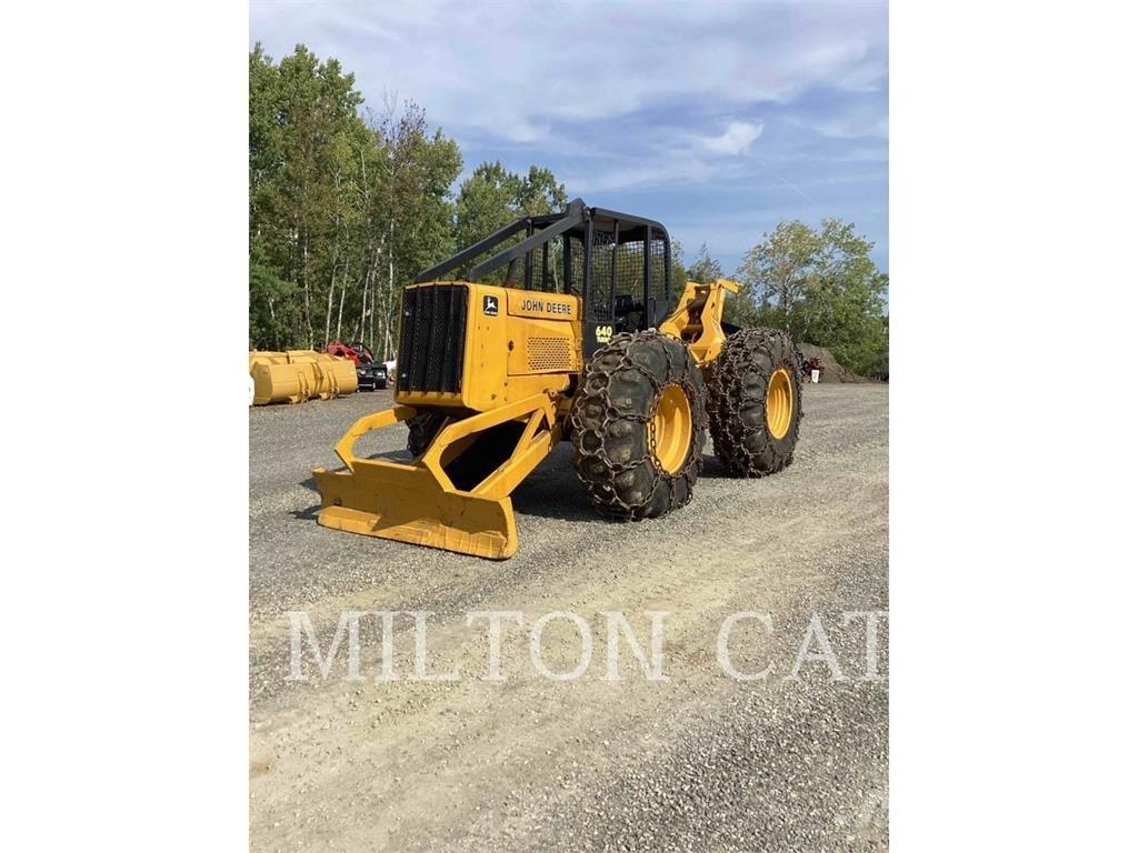 John Deere 640 Juontokoneet