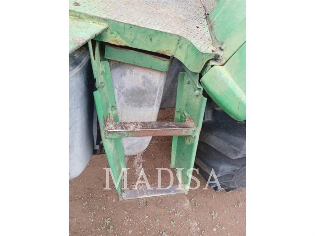 John Deere 6415 Traktorit