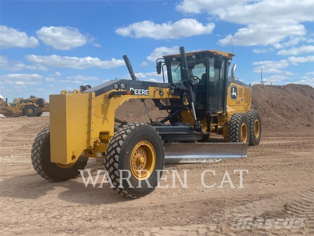 John Deere 670 Tiehöylät