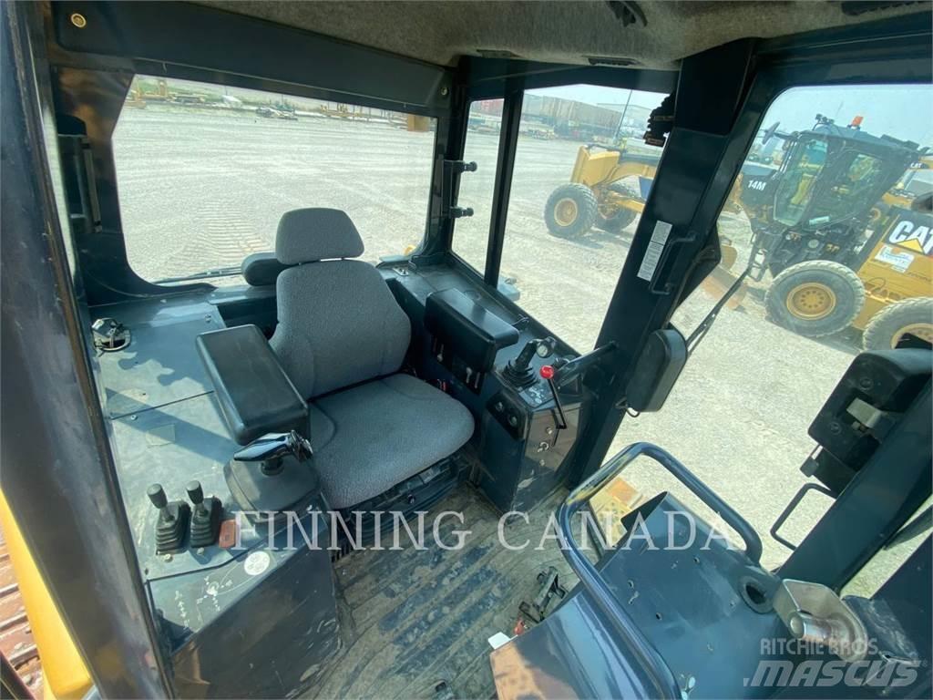 John Deere 750J Telaketjupuskutraktorit