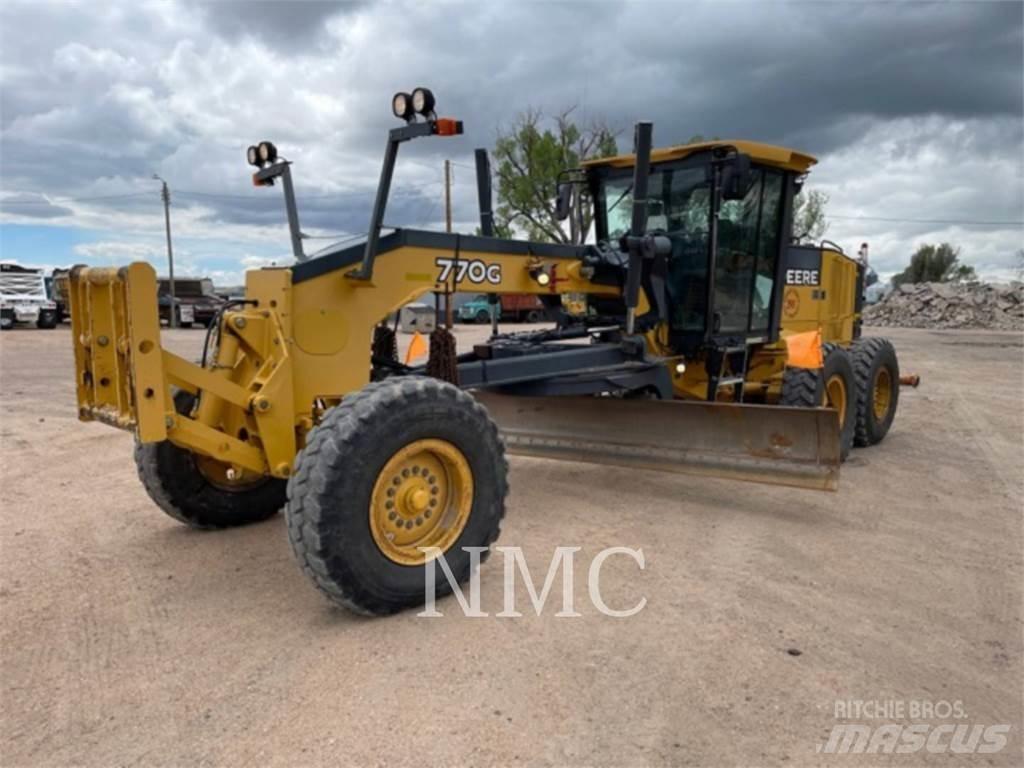 John Deere 770G_JD Tiehöylät