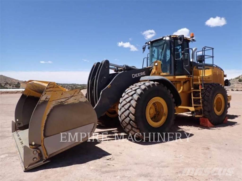 John Deere 844P Pyöräkuormaajat