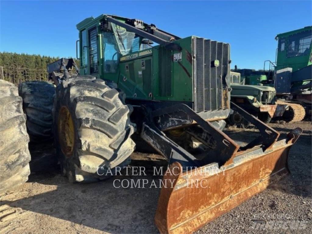 John Deere 848H Juontokoneet