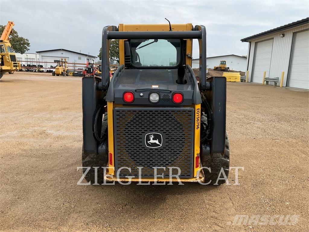 John Deere & CO. 320D Liukuohjatut kuormaajat