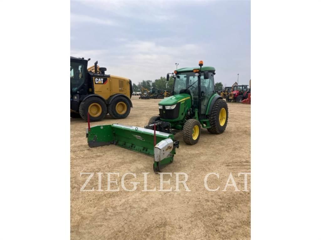 John Deere & CO. 4066R Traktorit