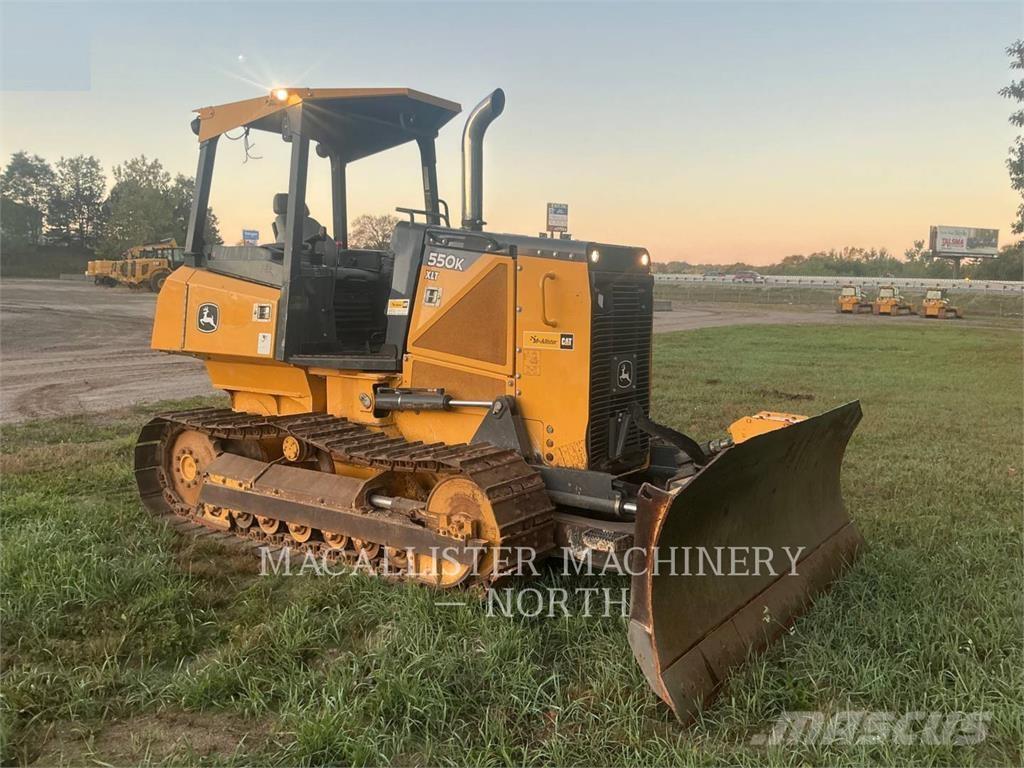 John Deere & CO. 550 Telaketjupuskutraktorit