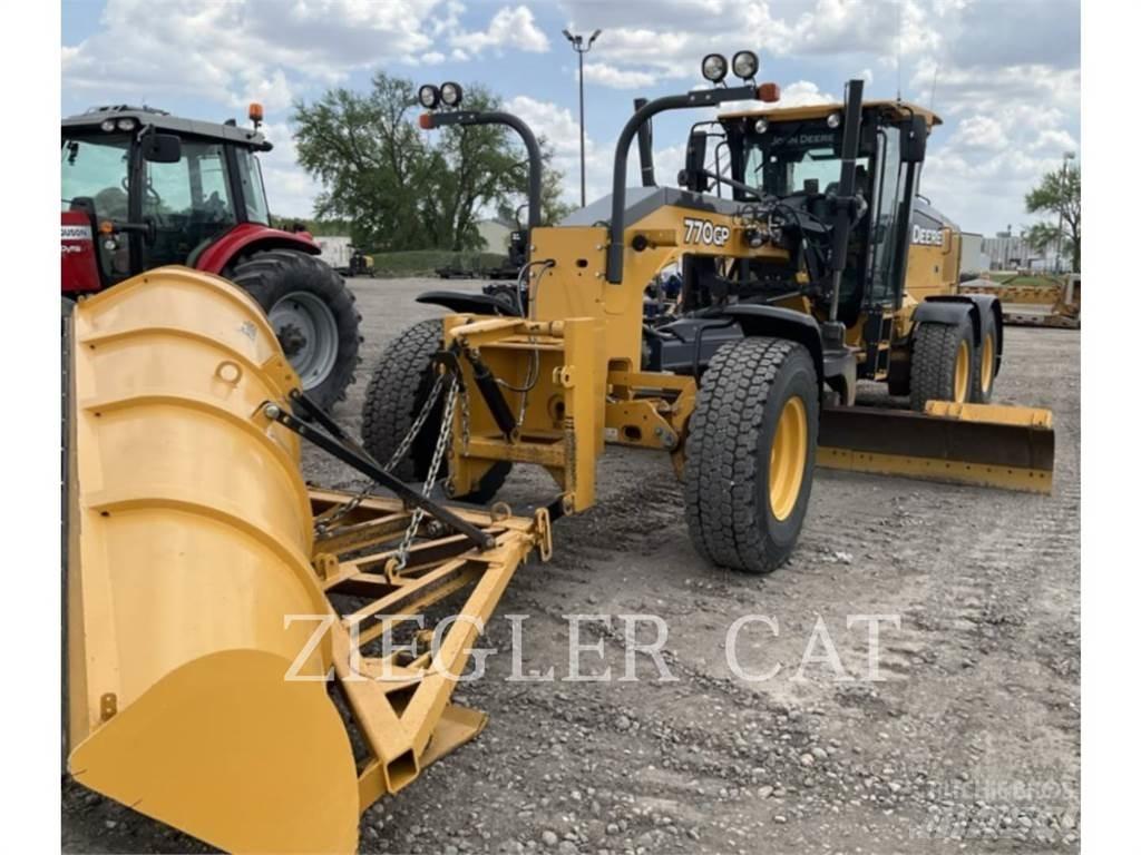 John Deere & CO. 770_AO Tiehöylät