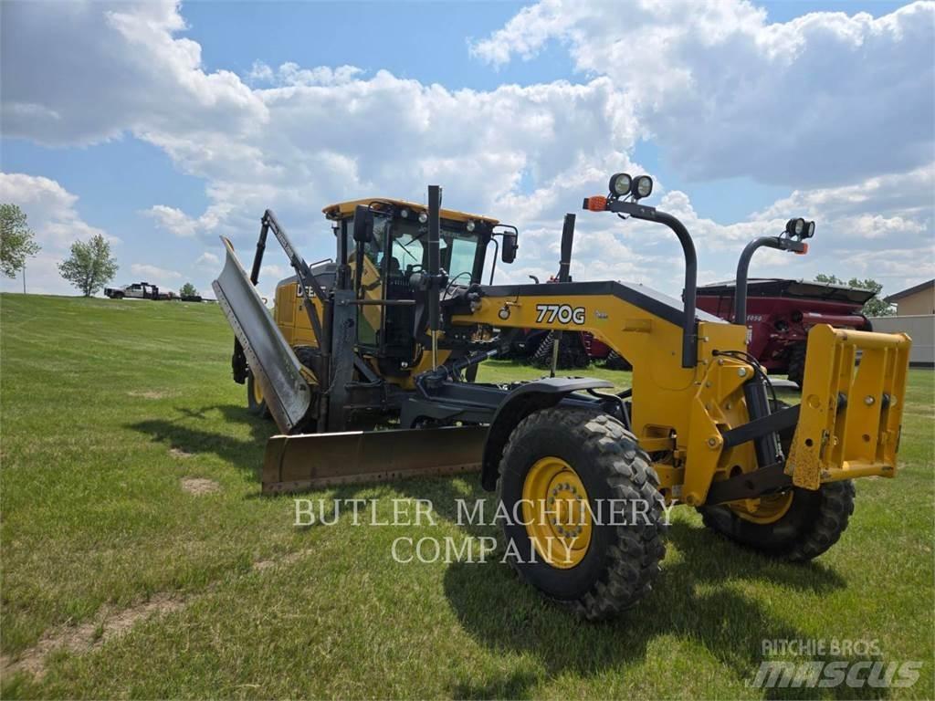 John Deere & CO. 770G Tiehöylät