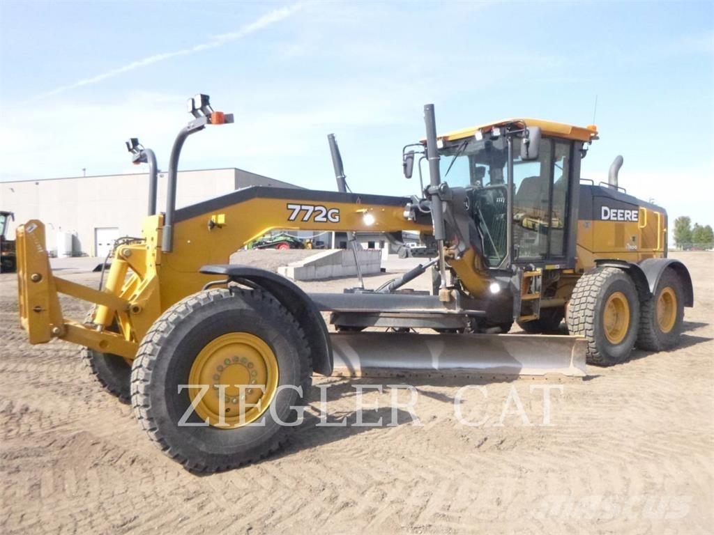 John Deere & CO. 772 G Tiehöylät