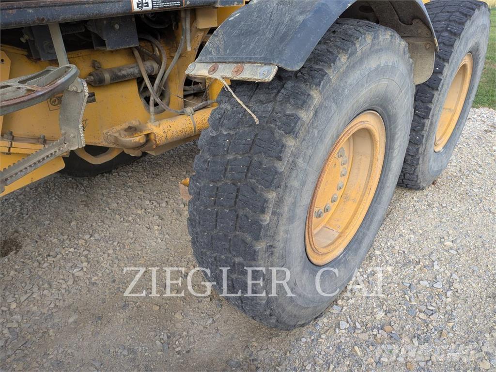 John Deere & CO. 772CH Tiehöylät