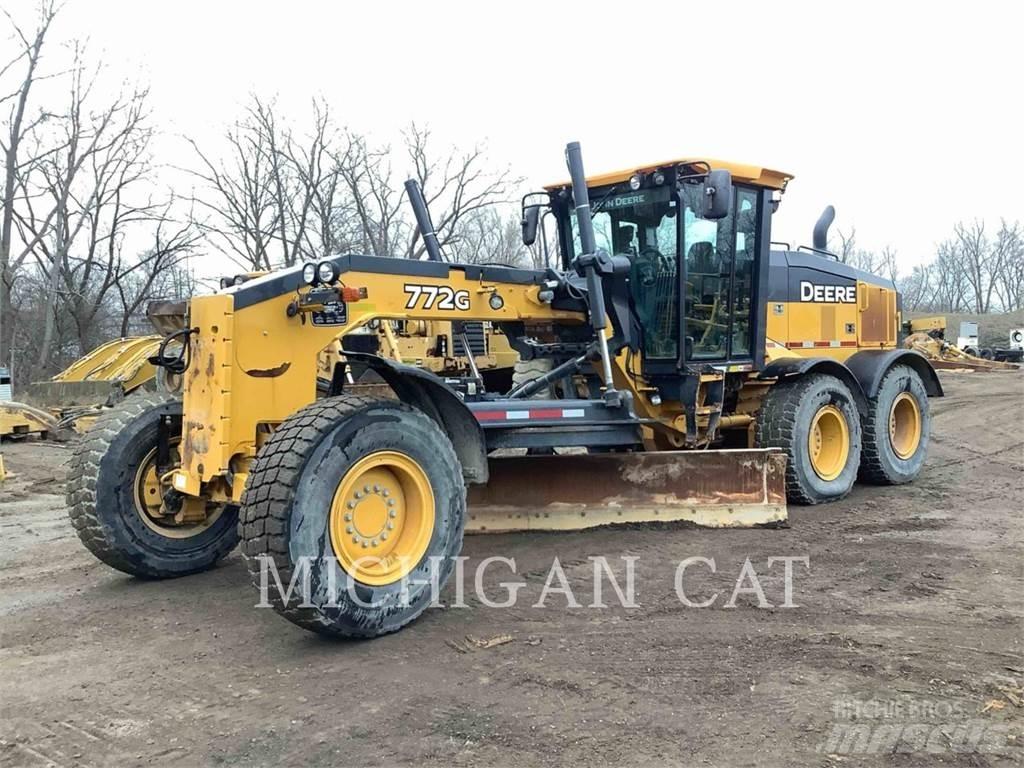 John Deere & CO. 772G Tiehöylät
