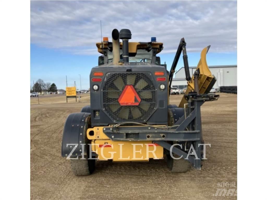 John Deere & CO. 772G_AO Tiehöylät