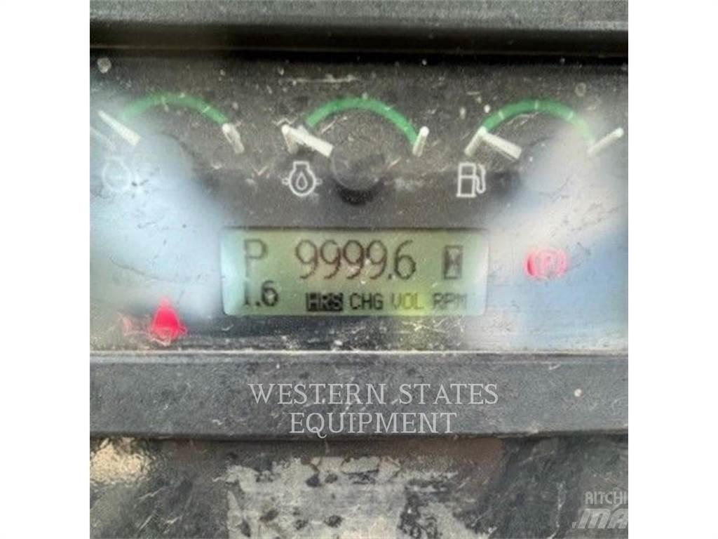John Deere & CO. JD 650J Telaketjupuskutraktorit
